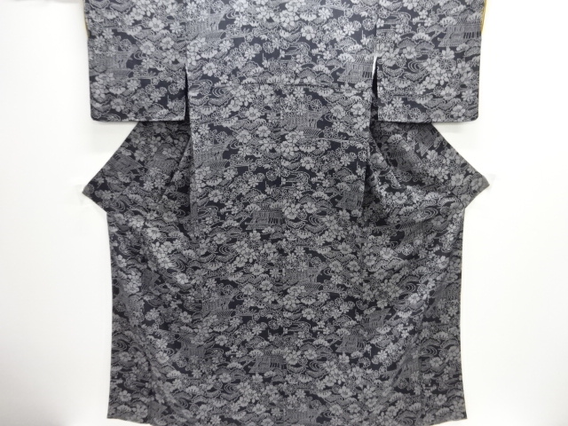 未使用品　仕立て上がり　縮緬地　屋敷に草花模様小紋着物